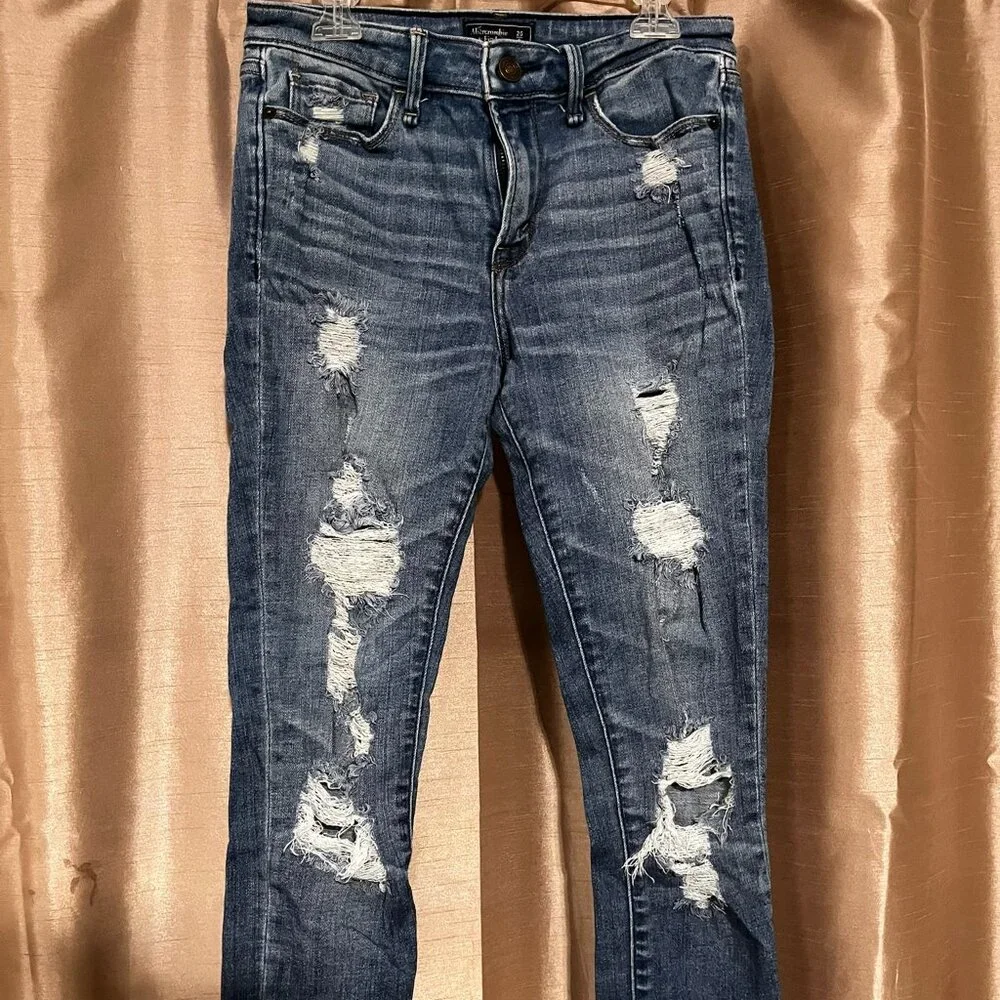 Light Blue Ripped Jeans - Picture 1 of 2